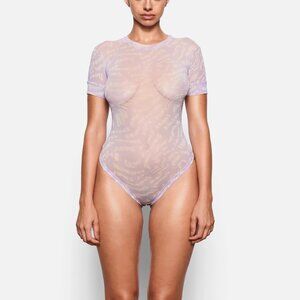 SKIMS Summer Mesh T-Shirt Bodysuit Lilac Swirl‎ Womens Small